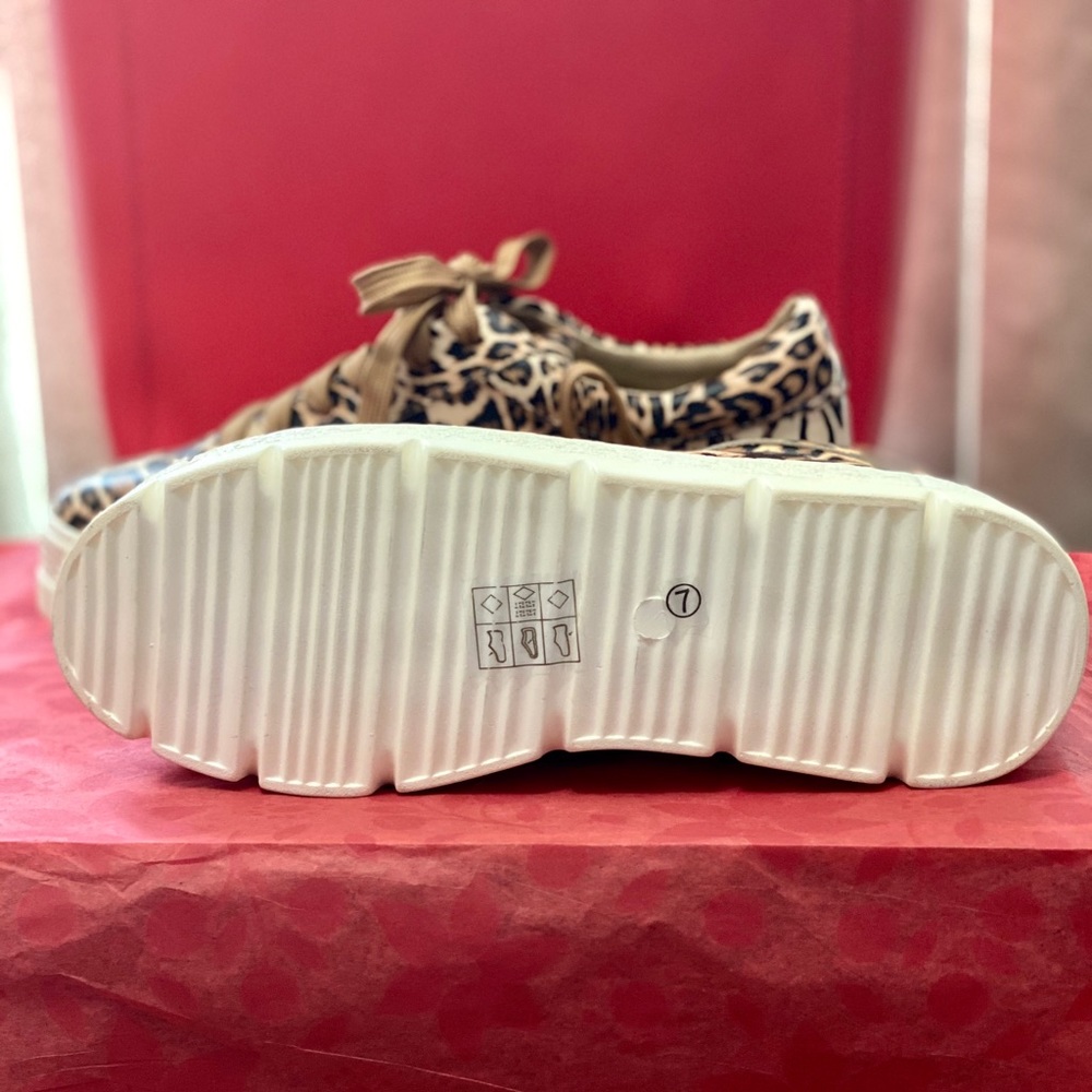 MACKIN Animal Print Platform Sneakers Never Worn!! - Picture 5 of 7